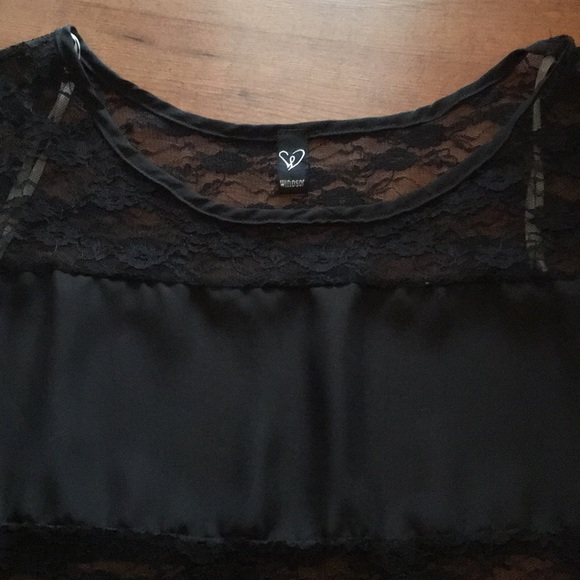 Windsor black lace shirt with blocking. - Picture 3 of 5